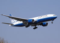 N772UA @ EGLL - United Airlines Boeing 777-200 (registration N772UA) landing at London Heathrow Airport, England. Photographed by Adrian Pingstone in April 2007 and released to the public domain. - by Adrian Pingstone (Public Domain)