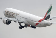 A6-ECL @ LOWW - Emirates 777-300