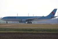 HL7553 @ LOWW - Korean Air
