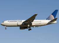 N68155 @ LEBL - On short final to RWY 25R. - by Jorge Molina