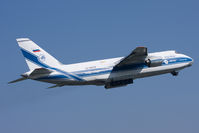 RA-82079 @ LOWL - AN124