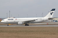 EP-IBC @ LOWW - Iran Air A300-600