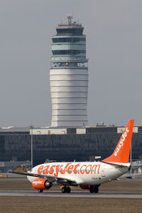 G-EZJP @ LOWW - Easyjet 737-700