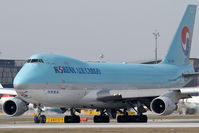 HL7603 @ LOWW - Korean Air 747-400