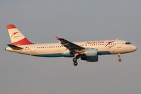 OE-LBQ @ LOWW - Austrian Airlines A320 - by Andy Graf-VAP