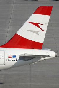 OE-LBS @ LOWW - Austrian Airlines A320 - by Andy Graf-VAP