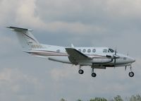 N690L @ DTN - Landing at the Shreveport Downtown Airport. - by paulp