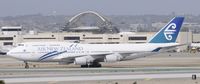 ZK-SUI @ KLAX - Taxi to gate - by Todd Royer