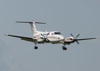 N690L @ DTN - Landing on Rwy 14 at the Shreveport Downtown Airport. - by paulp