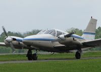 N5051T @ DTN - Taxiing to runway 14 on taxiway Foxtrot at the Shreveport Downtown airport. - by paulp