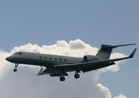 N501CV @ TNCM - Landing 10