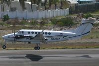 N7368X @ TNCM - Landing 10