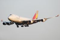 HL7436 @ LOWW - Asiana 747-400 - by Andy Graf-VAP