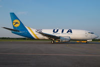 UR-FAA @ VIE - Ukraine International Boeing 737-300