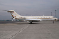 OE-IOO @ VIE - Globalexpress 5000 - by Yakfreak - VAP