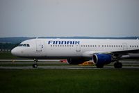 OH-LZA @ VIE - Finnair Airbus A321 taxiing to the Gate after landing on RNW 16