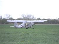 N3033E @ D52 - Taxing. - by Terry L Swann