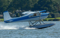 N180PT @ GIF - water landing