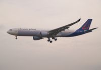 OO-SFO @ EBBR - Short final rwy 25L