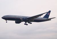 N798UA @ EBBR - Short final rwy 25L - by Florian Seibert