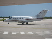 N725T @ TNCB - Gettng ready for parking - by Gideon Nigel Williams