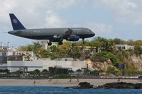 N413UA @ TNCM - Landing 10