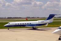 N3PG @ CID - Taxiing by my window from Landmark to Runway 9