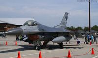85-1486 @ LFI - All the way from South Dakota! Lobo's Viper on the ramp