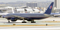 N204UA @ KLAX - Taxi to gate - by Todd Royer