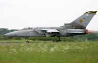 ZE736 @ EGMC - Departing Southend.