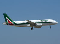 EI-DTC @ LMML - Alitalia A320