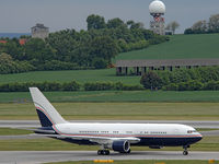 N2767 @ VIE - Bill Clinton arrived from HAM in VIE for the Life Ball 2009