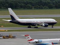 N2767 @ VIE - Bill Clinton arrived from HAM in VIE for the Life Ball 2009