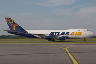 N418MC @ VIE - Atlas Air Boeing 747-400