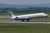 F-GMLK @ VIE - Blue Line MDD MD80 - by Thomas Ramgraber-VAP