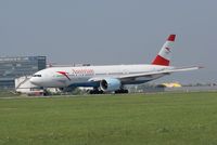 OE-LPC @ VIE - Austrian Boeing 777-2Z9 - by Manfred Mörk
