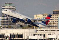 N6705Y @ LAX - Delta Air Lines N6705Y (FLT DAL610) climbing out from RWY 25R enroute to John F Kennedy Int'l (KJFK).