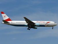 OE-LAW @ VIE - Arriving RWY 34 - by P. Radosta - www.austrianwings.info