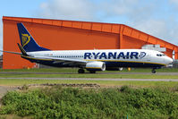EI-EBD @ EGGW - Ryanair B737 at Luton - by Terry Fletcher