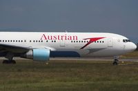 OE-LAW @ LOWW - AUSTRIAN AIRLINES - by Delta Kilo