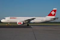 HB-IJJ @ VIE - Swiss Airbus 320
