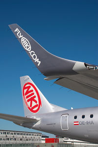 OE-IHA @ VIE - Fly Niki Embraer 190 - by Yakfreak - VAP