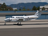 N748LB @ KSMO - N748LB arriving on RWY 21 - by Torsten Hoff