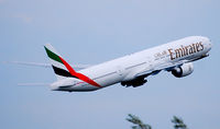 A6-ECI @ LOWW - Emirates Boeing 777-300