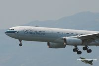 B-HLE @ VHHH - Cathay Pacific - by Michel Teiten ( www.mablehome.com )