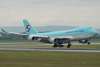 HL7439 @ VIE - Korean Air Boeing 747-400