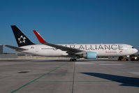 OE-LAY @ VIE - Austrian Airlines Boeing 767-300