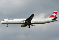 HB-IOC @ VIE - Swiss Airbus A321-111