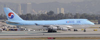 HL7490 @ KLAX - Taxi to gate - by Todd Royer