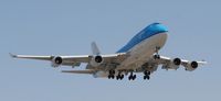 PH-BFC @ KLAX - Landing 24R at LAX - by Todd Royer